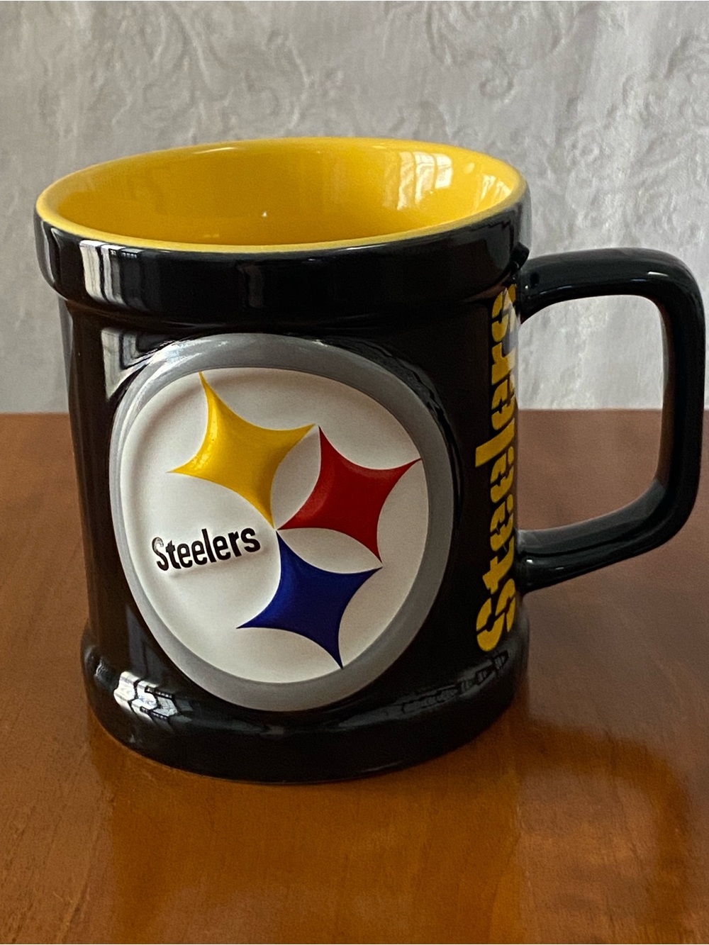 Pittsburg Steelers NFL coffee mug 10 oz.  Great condition.